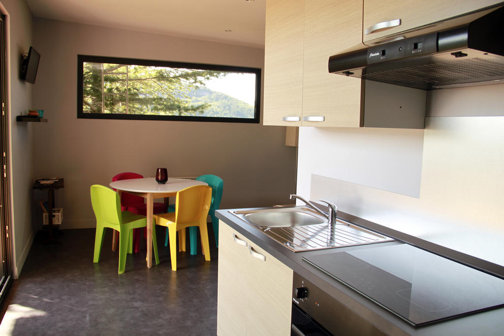 Gite La Cerise Qui Rit La Cresse Habitación foto